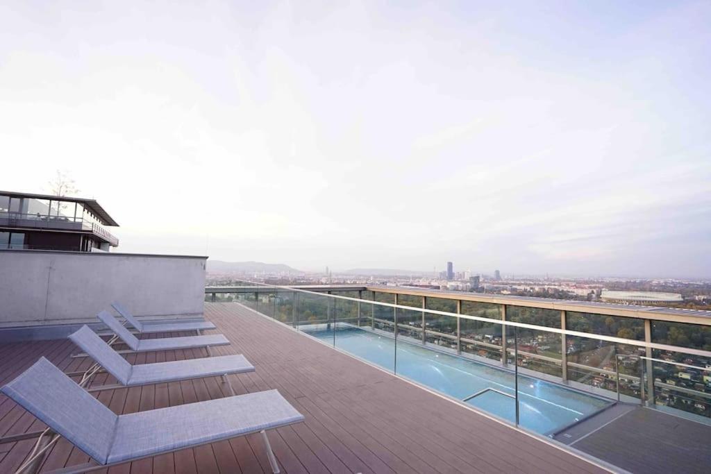 The High-Rise Condo With Pool Wien Ngoại thất bức ảnh
