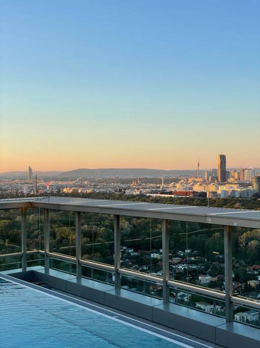 The High-Rise Condo With Pool Wien Ngoại thất bức ảnh